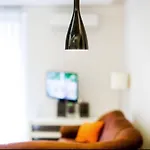 Orangehomes One Bedroom Modern Apartment In The City Center